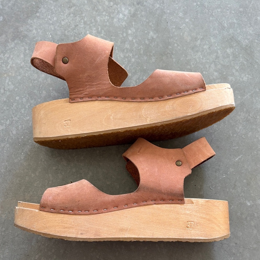 Bryr clay platform sandals size 37